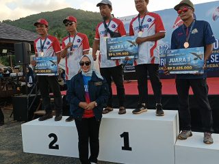 Ketua DPRD Hj Suwanti Menghadiri Penutupan Kejurnas Gantole dan Paralayang Tahun 2026