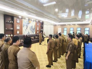 "Pemkab Kotabaru Lantik 20 Pejabat Administrator dan Pengawas, Perkuat Kinerja Birokrasi"