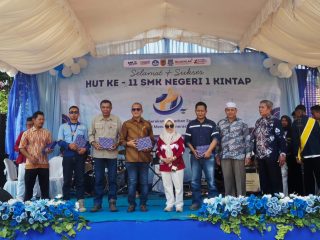 Peduli Terhadap Dunia Pendidikan, PT.Sinarmas Terima Penghargaan di HUT ke-11 SMK Negeri 1 Kintap